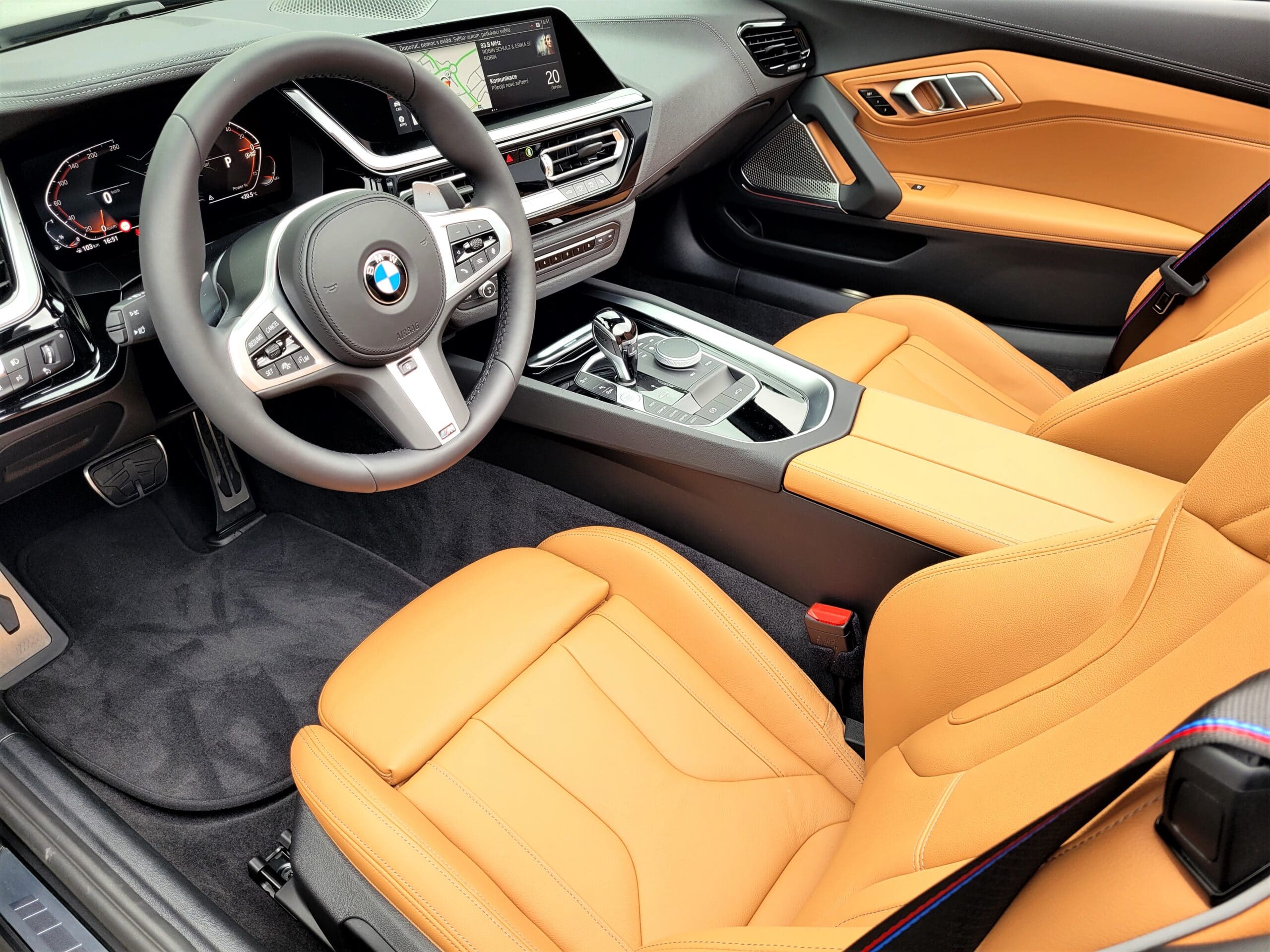 BMW Z4 30i | nové auto skladem | roadster | V4 benzin 265 koní | skvělá výbava | nákup online | super cena | autoibuy.com | ihned k dispozici | české auto | černá metalíza | 